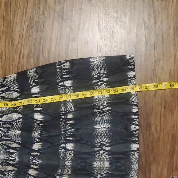 VINCE CAMUTO Snakeskin Fit N Flare Dress - 10 - Picture 5 of 8